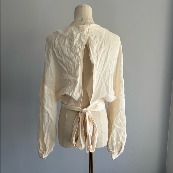 ASTR Tie-Back Shirt – White – Size M – Excellent Used Condition - Picture 3 of 7